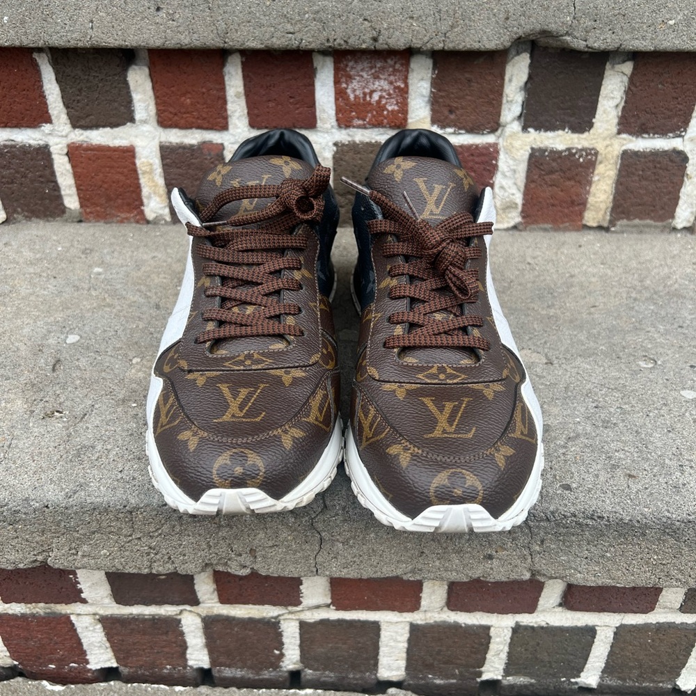 Louis Vuitton Brown and Black Sneakers Modern Design - Picture 4 of 7